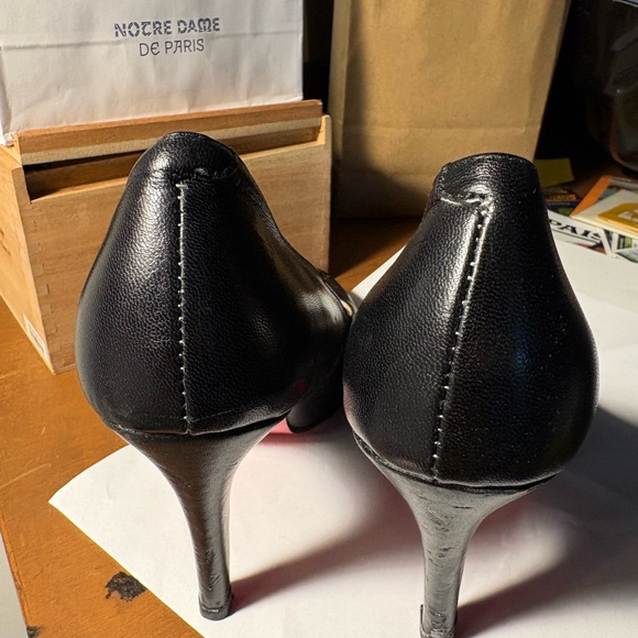 Christian Louboutin Classic Black 👠 Kate Pump sz 41 - Picture 7 of 11